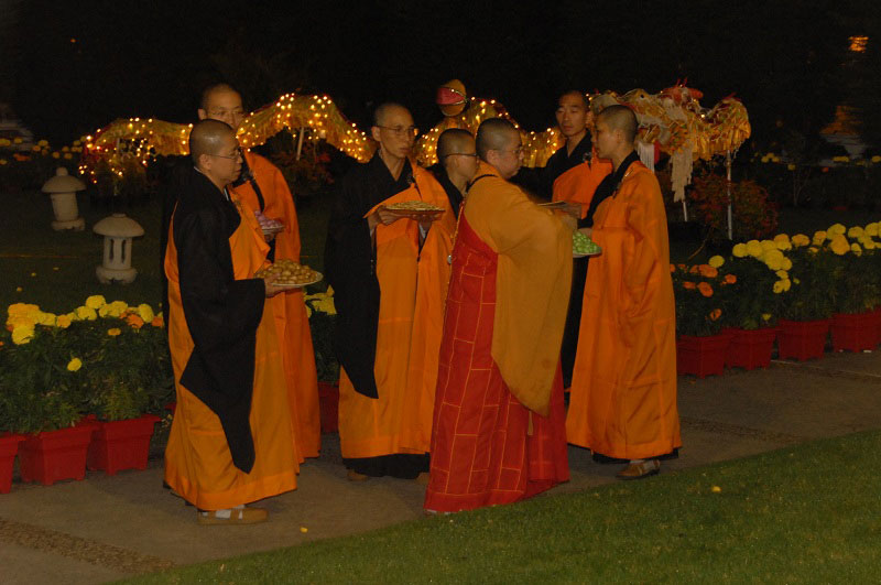 Erining xotiniga dildodan foydalanishi pornosi