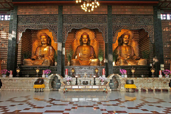 Fo Guang Shan - Main Shrine Inside