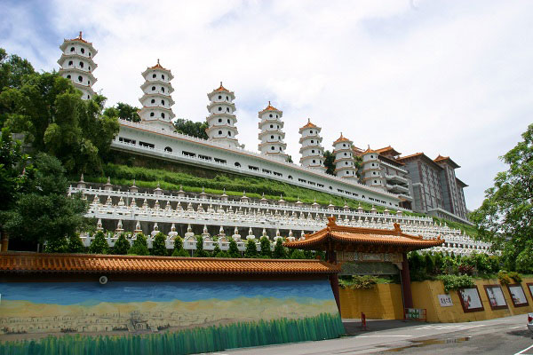 Fo Guang Shan - Seven Pagoda